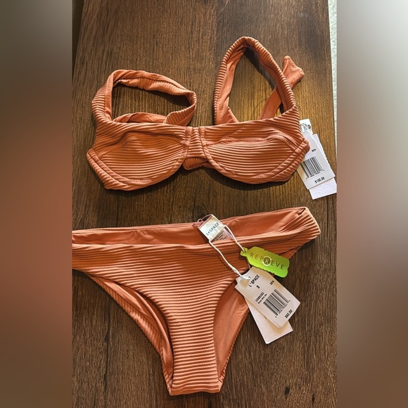 New L*space Bikini. - Picture 4 of 7